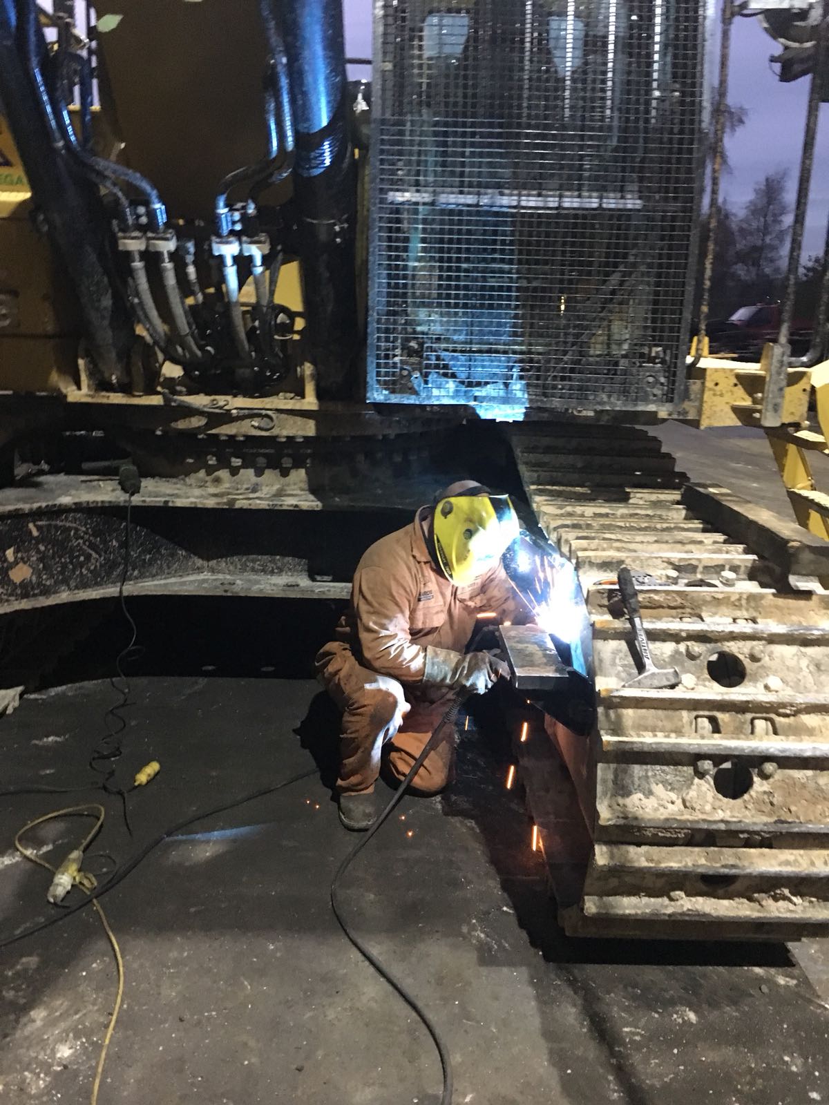 heavy plant machinery blucket redesign and undercarriage protection